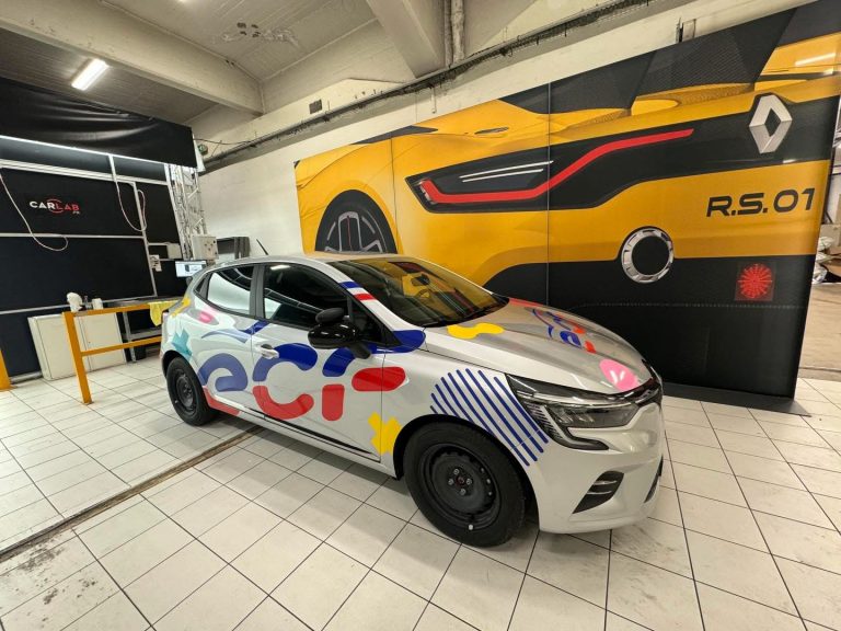 photo d'un adhésif véhicule ECF par Grafeek Communication / Imprimerie Arlequin, spécialistes de la signalétique personnalisée à Dommartin-lès-Toul