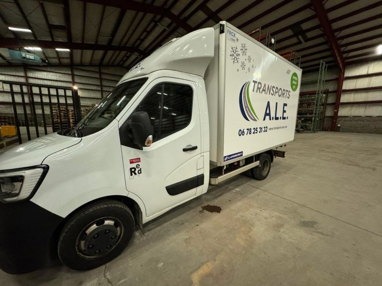 Photo d’adhésif véhicule de transport A.L.E. par Grafeek Communication / Imprimerie Arlequin, agence de communication visuelle à Dommartin-lès-Toul